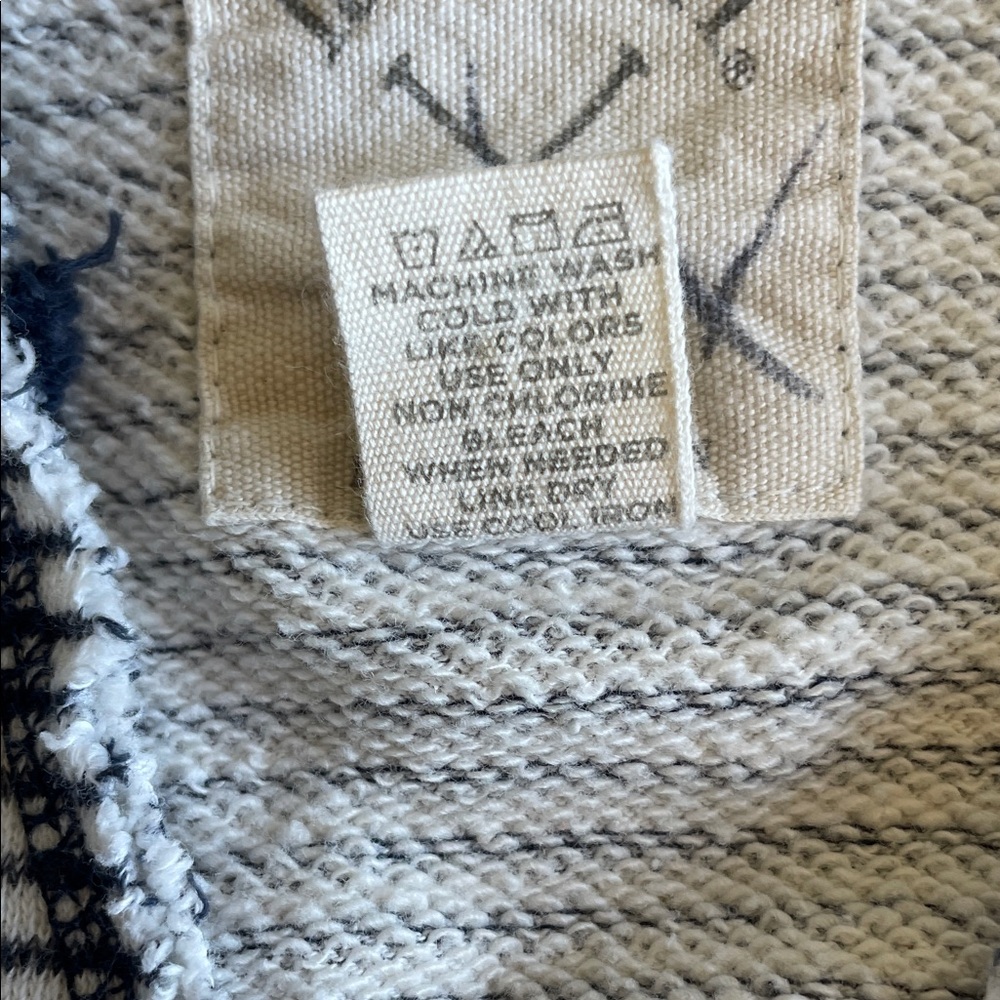 Lake Graphic Striped Hooded Pullover - Navy striped Women’s Size L - Picture 3 of 6